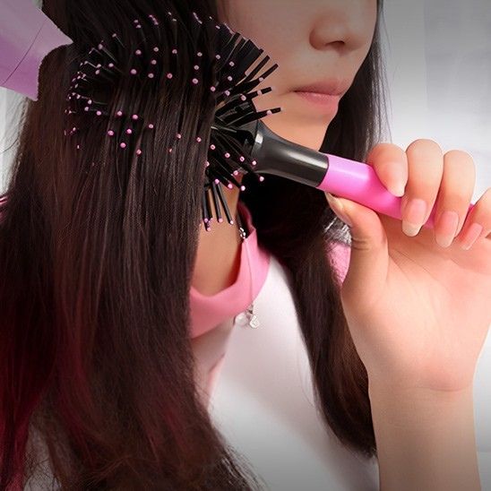 cheveux brosse coiffante ronde