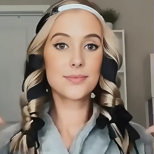 femme blonde porte bandeau bigoudis cheveux