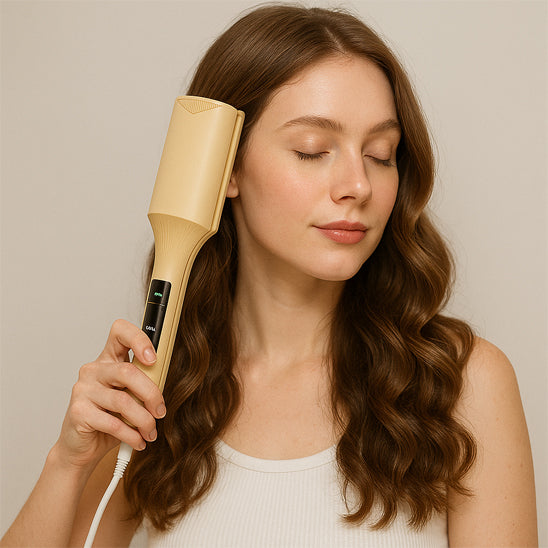 femme brune utilise boucleur wavy gold