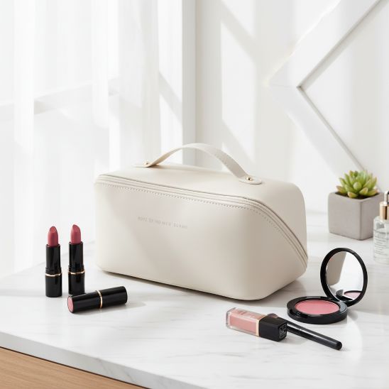 trousse maquillage blanc